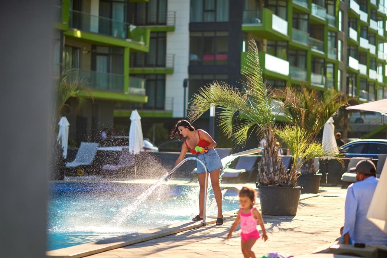 Visum Aparthotel Pool & Spa Mamaia Nord Năvodari Eksteriør bilde